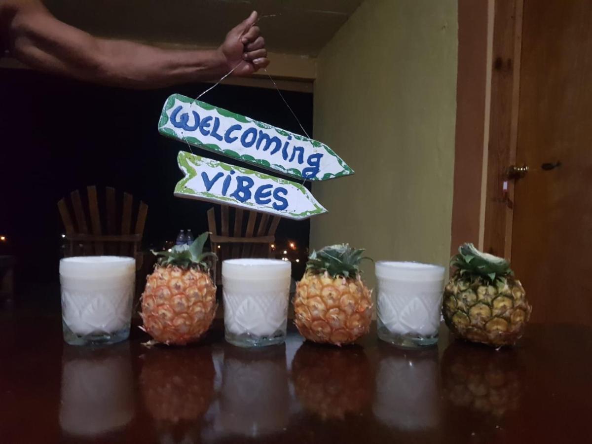 Welcoming Vibes Hotel Treasure Beach Exterior foto